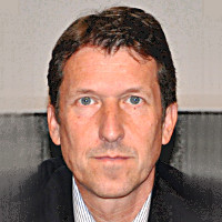 Dr. Hendrik Schott