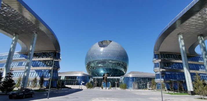 Nur-Alem auf EXPO 2017 und AIFC Sitz
