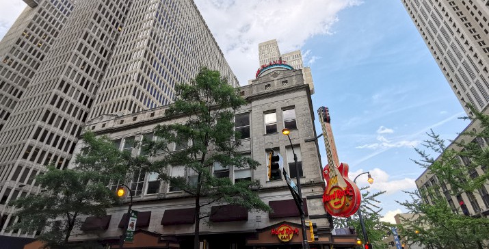 Peachtree Center und Hard Rock Café in Downtown Atlanta, Georgia, USA