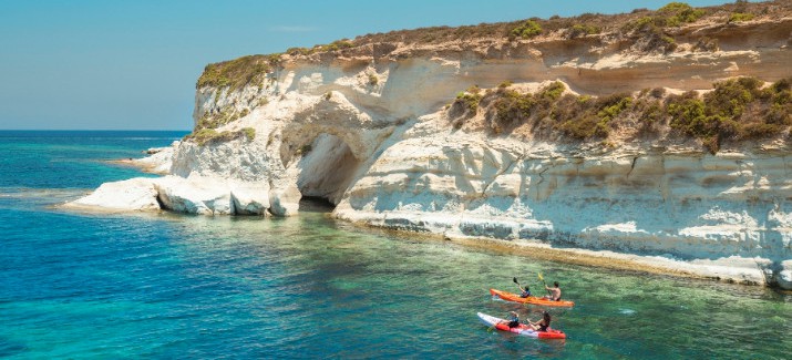 Buchten in Kajak entdecken © VisitMalta