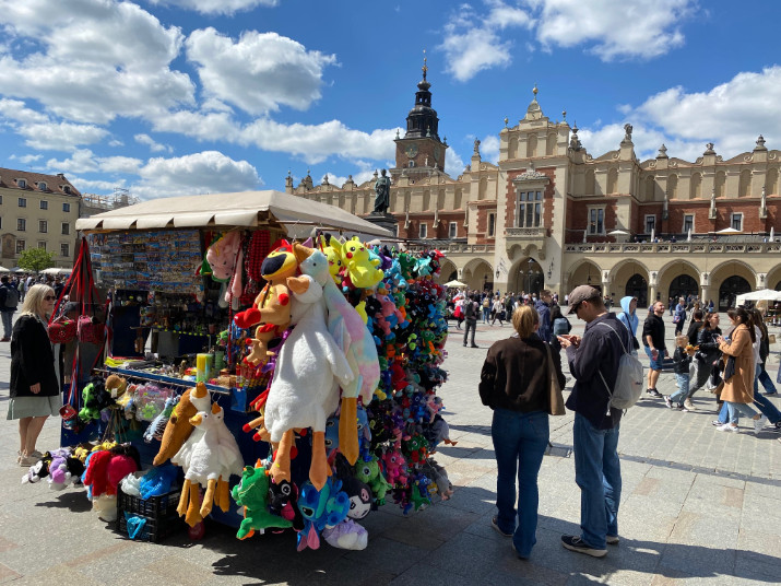Marktplatz mit Tuchhallen